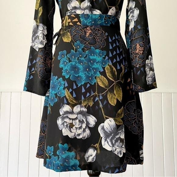 Everly Black Floral Long Sleeve Wrap Dress Size M - Picture 11 of 15
